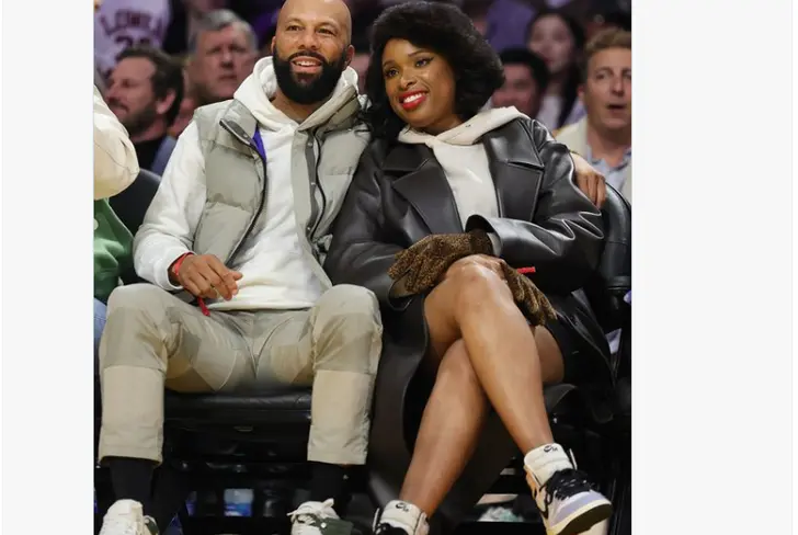 Common and Jennifer Hudson at the Lakers vs. Mavs