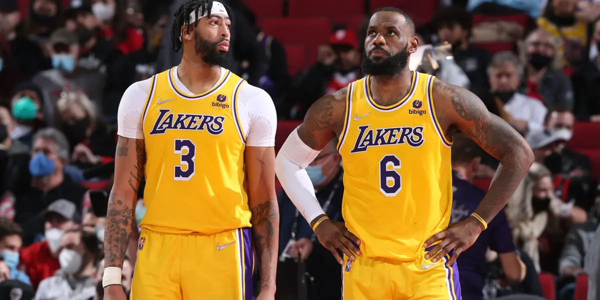 Should the Lakers make this 'Showtime-esque' trade before the season oppener?