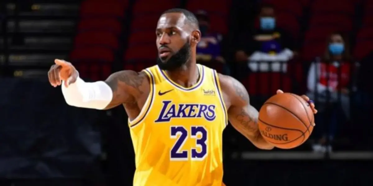 LeBron attended Sunday´s LSU vs Florida State game with his son Bronny and encouraged an LSU player using his social media