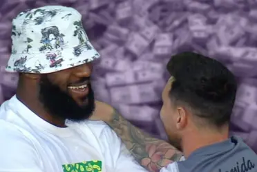 Now that the football soccer superstar Leonel Messi has moved to the States he has found a mansion to live in, How compare to the one the Lakers star owns