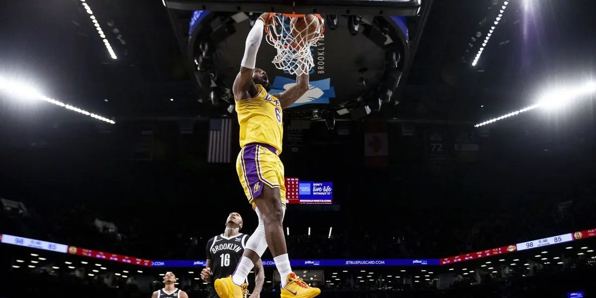 The criticized duo of LeBron and Russ West gave one of the best plays for the Lakers this Saturday night against the Spurs and became viral