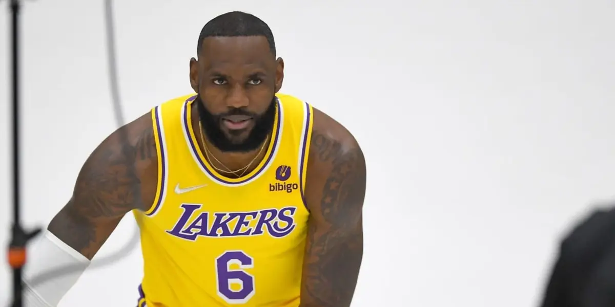 The Lakers superstar has been heavily criticized, but at 37 years old, almost 38 he keeps proving he is an out-of-this-world kind of athlete