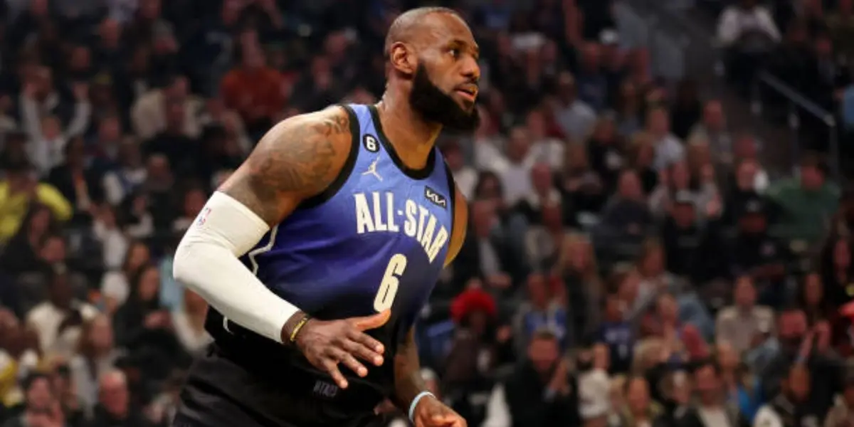 The Lakers superstar was out for the rest of the game, but at halftime, he got the honor of becoming the top scorer leader of all time and also showed love to Kobe's family