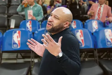 Time keeps passing, and the Lakers keep losing more and more center options to sign in this free-agency market